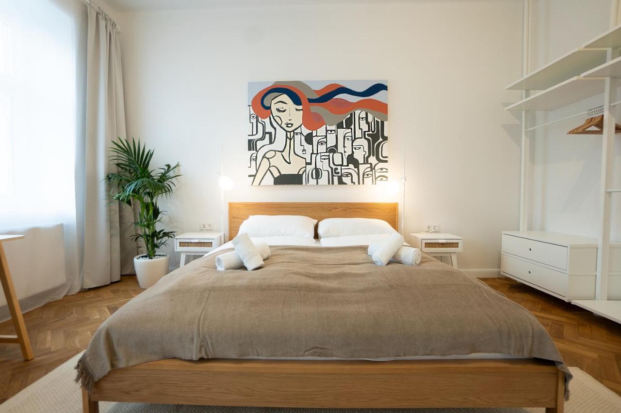 Chic 94M2 Apartment With A King-Size Bed Vienna Exterior photo