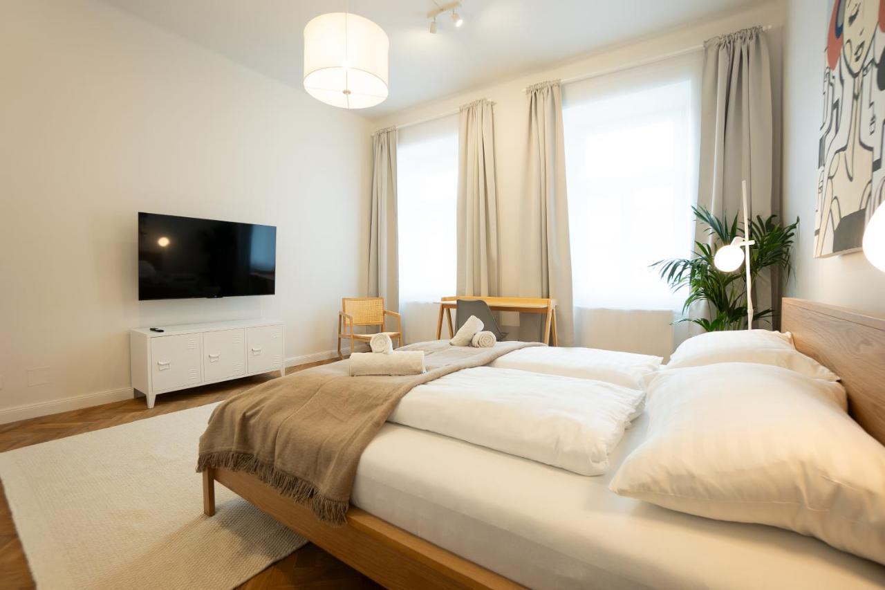 Chic 94M2 Apartment With A King-Size Bed Vienna Exterior photo
